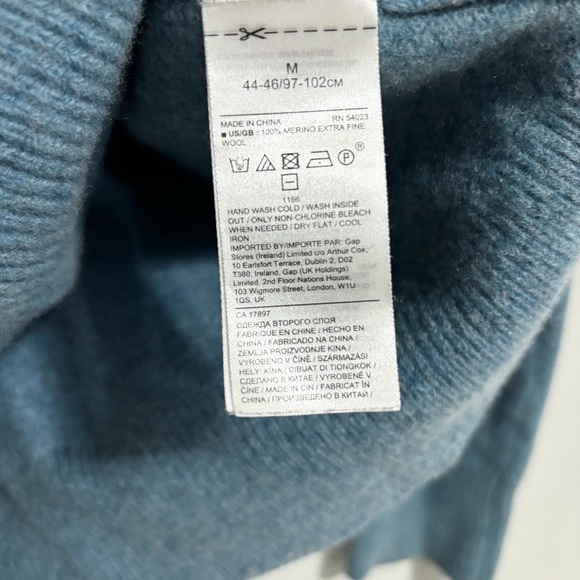 Banana Republic Aqua Blue Merino Fine Wool Crewneck Sweater - Picture 3 of 6